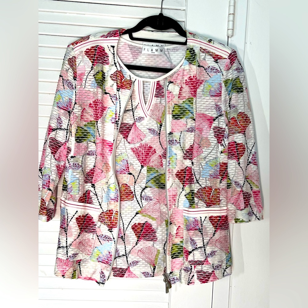 flower twinset -lotus 🪷  designed by Flamm Wien, NWOT, sz equals M